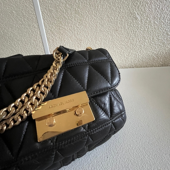 Michael Kors Black Sloan Quilted Leather Shoulder Bag - Picture 4 of 9